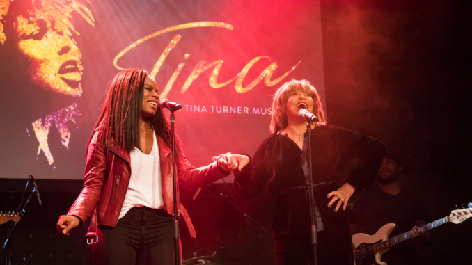 Tina Turner und Hauptdarstellerin Kristina Love Foto: Stage